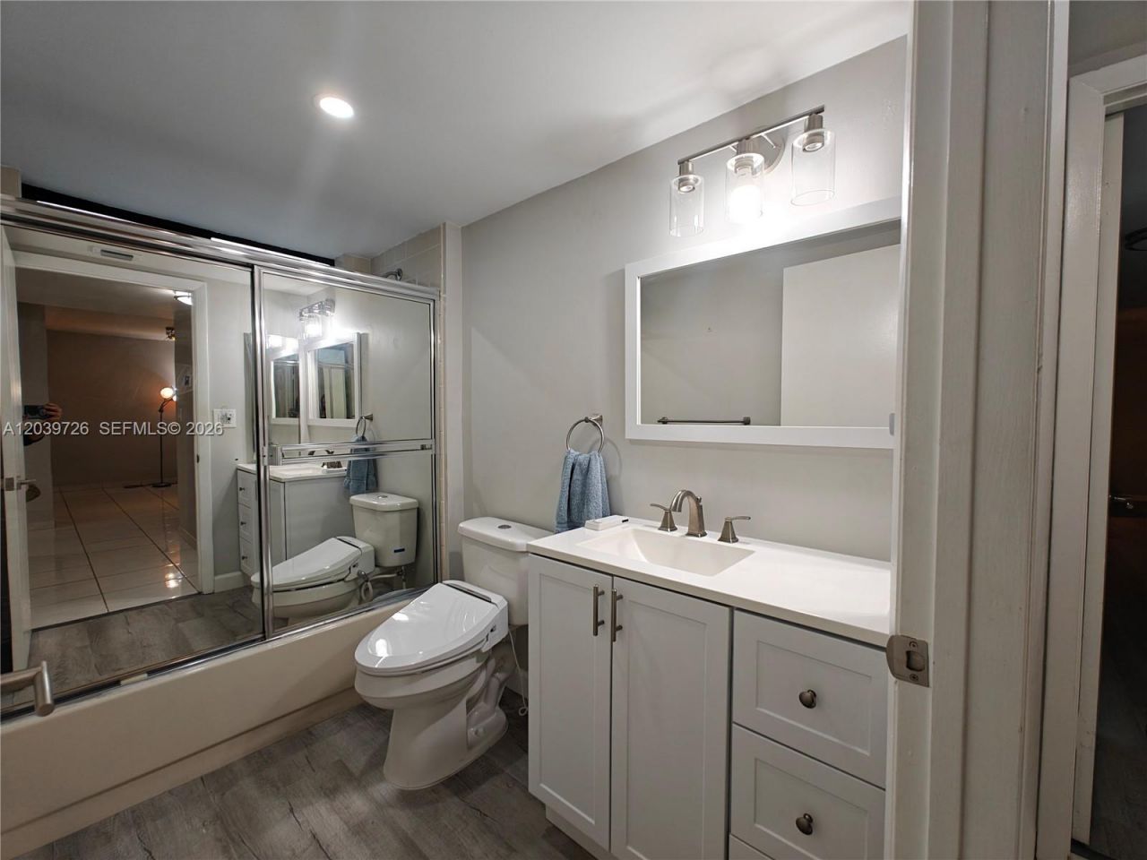601 Ives Dairy Rd, Unit 101-8, Miami, FL 33179 Photo