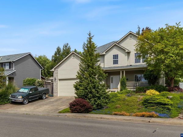 310 NW Foxglove St, Dallas, OR 97338