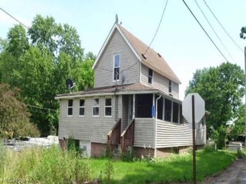 2310 Mingo Trail, Akron, OH 44312 Photo 2