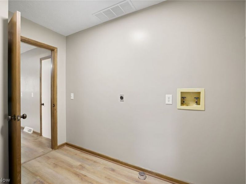 4694 Leone Road NE, Louisville, OH 44641 Photo 14