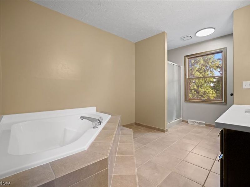4694 Leone Road NE, Louisville, OH 44641 Photo 24