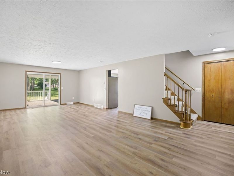 4694 Leone Road NE, Louisville, OH 44641 Photo 3