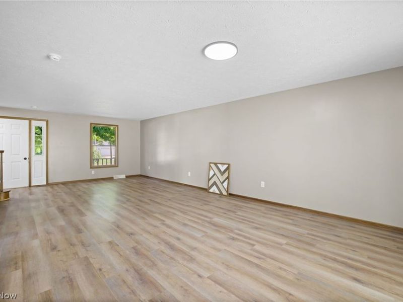 4694 Leone Road NE, Louisville, OH 44641 Photo 5