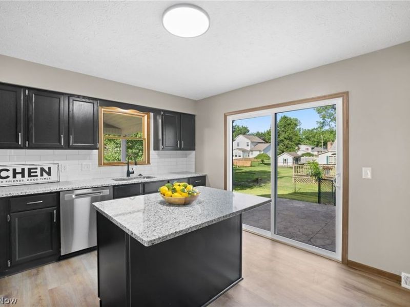 4694 Leone Road NE, Louisville, OH 44641 Photo 7
