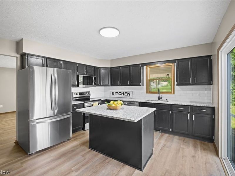 4694 Leone Road NE, Louisville, OH 44641 Photo 8
