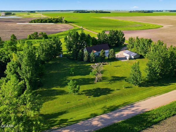 1005 15TH Street NE, Thompson, ND 58278