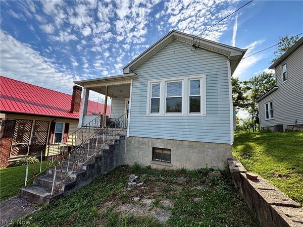 809 Garfield Avenue , Marietta, OH 45750
