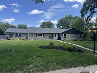 1600 S 4th Avenue, Beatrice, NE 68310