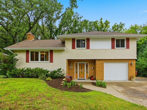 3121 W 84th Street , Bloomington, MN 55431