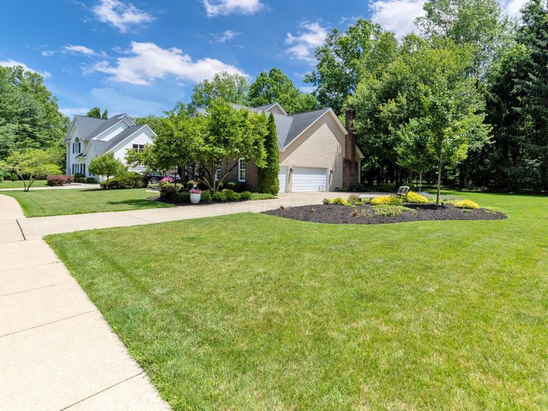 5187 Medallion Drive E, Westerville, OH 43082 Photo 11