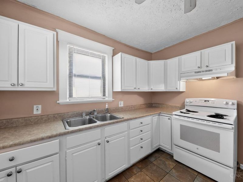 4794 Prosperity Place, Cincinnati, OH 45238 Photo 12