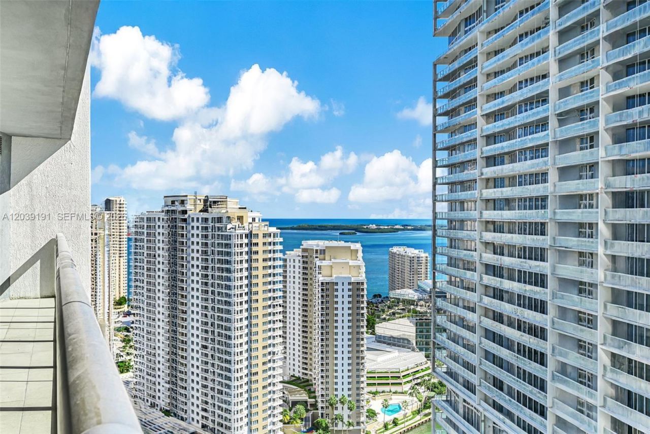 475 Brickell Ave, Unit 3113, Miami, FL 33131 Photo