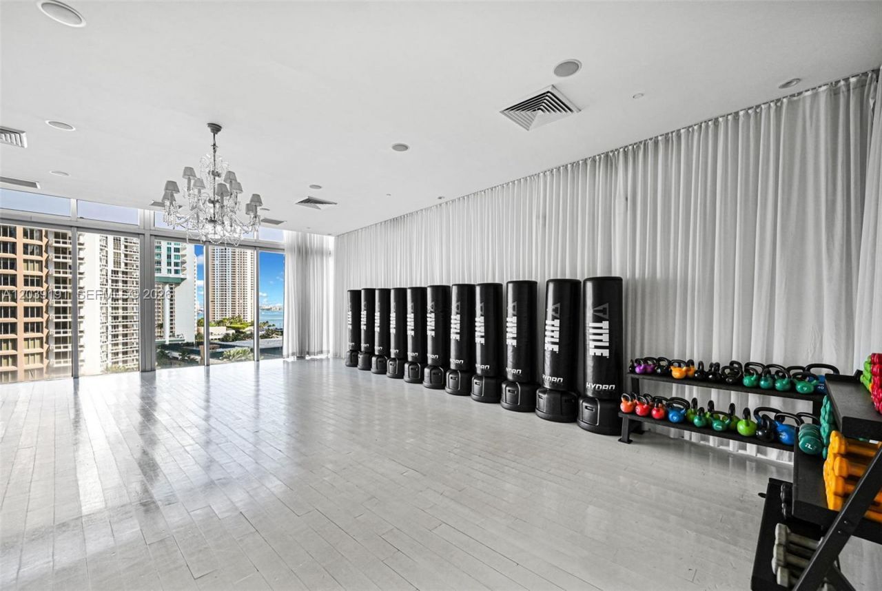 475 Brickell Ave, Unit 3113, Miami, FL 33131 Photo