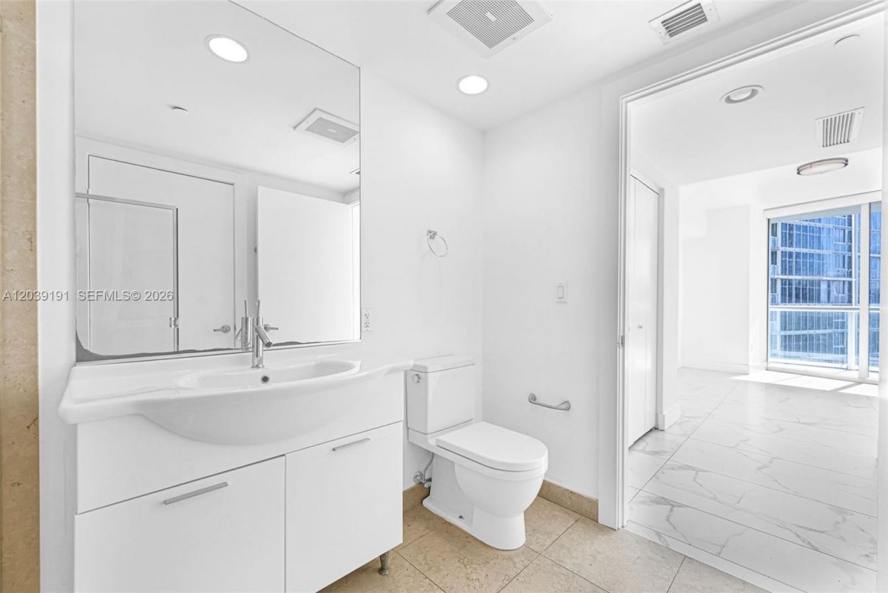 475 Brickell Ave, Unit 3113, Miami, FL 33131 Photo