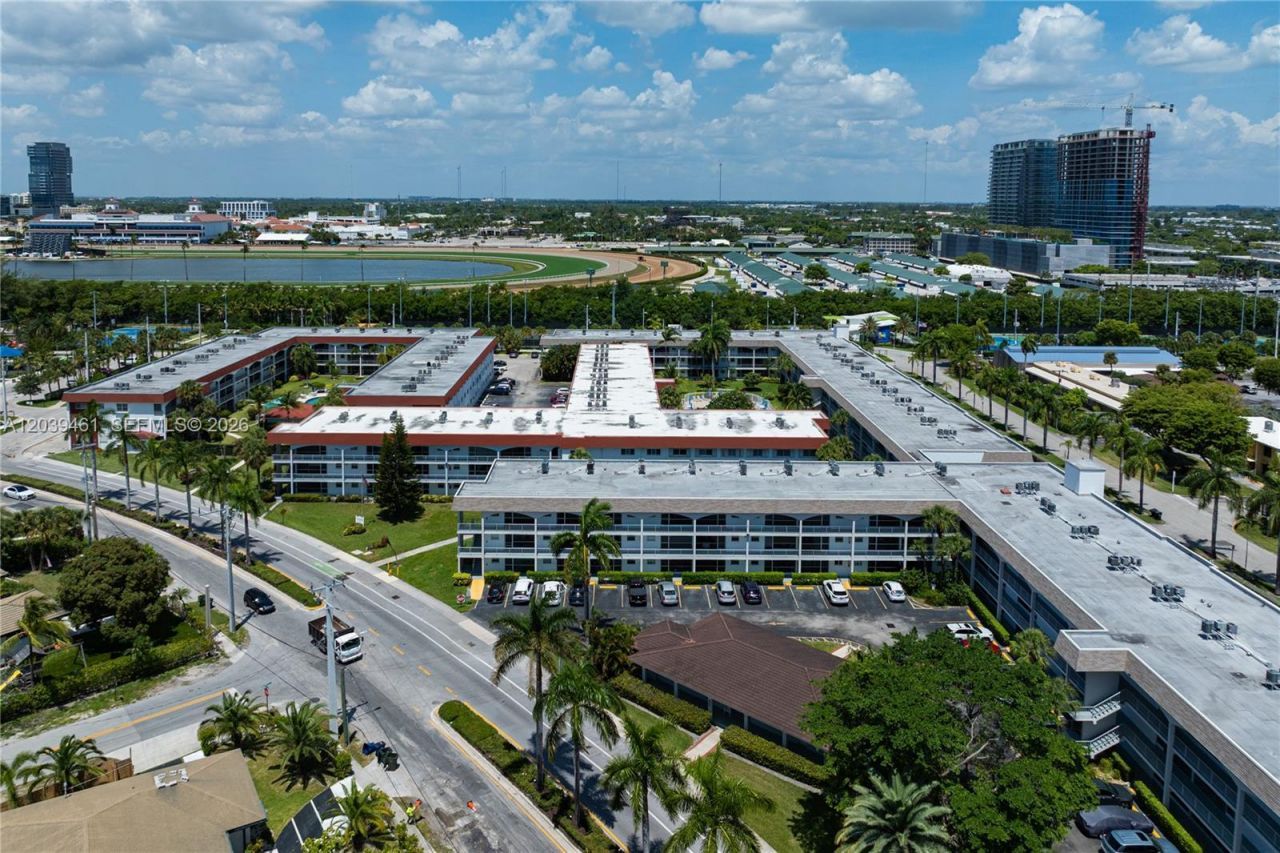541 Blue Heron Dr , Unit 308, Hallandale Beach, FL 33009 Photo
