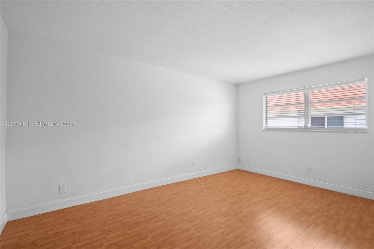 541 Blue Heron Dr , Unit 308, Hallandale Beach, FL 33009 Photo