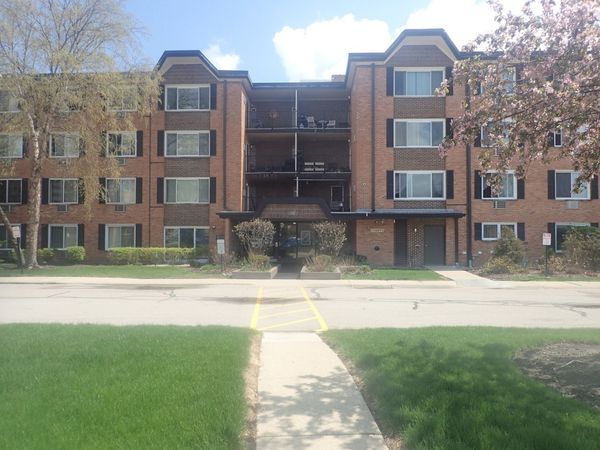 1127 S Old Wilke Road , Unit 101, Arlington Heights, IL 60005