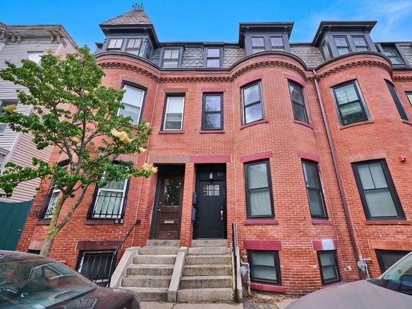 213 Green St, Unit 2, Cambridge, MA 02139