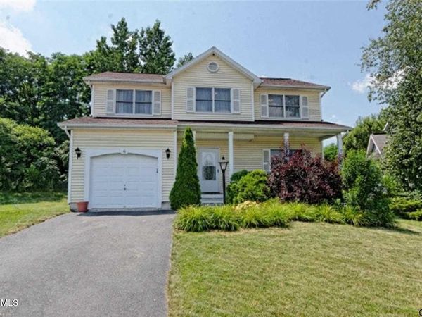 4 Cheshire Court, Albany, NY 12209