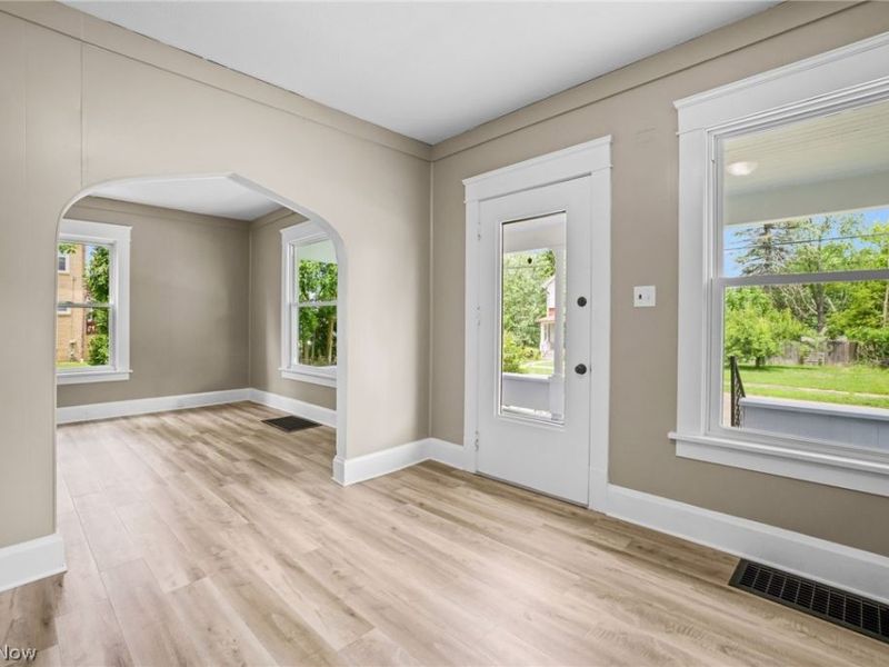 146 W Harrison Street, Alliance, OH 44601 Photo 10