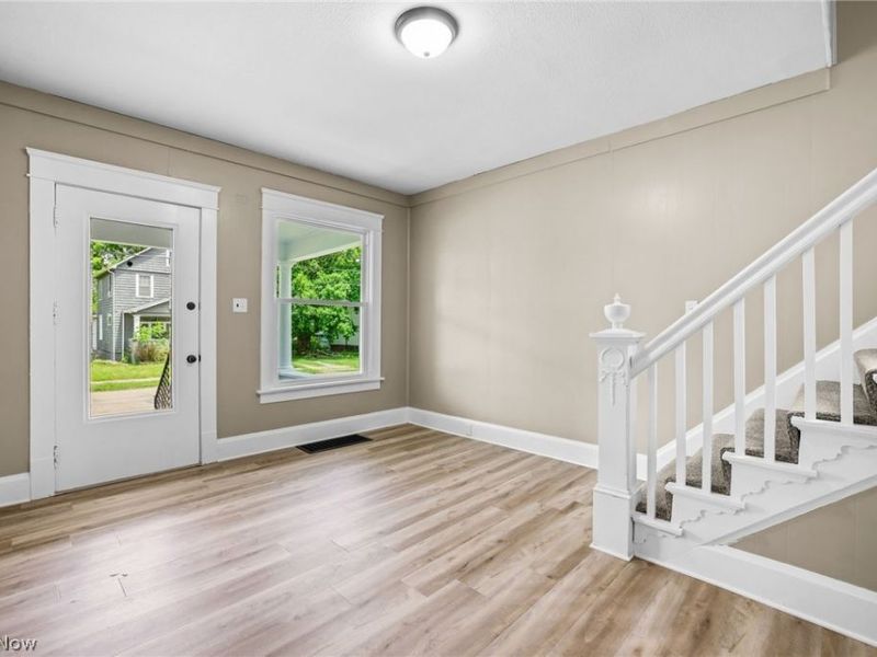 146 W Harrison Street, Alliance, OH 44601 Photo 11