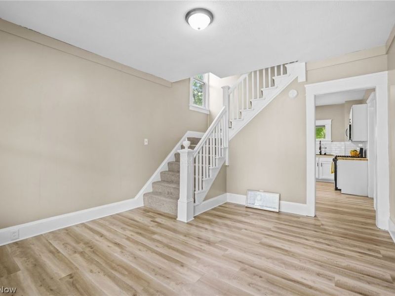 146 W Harrison Street, Alliance, OH 44601 Photo 12