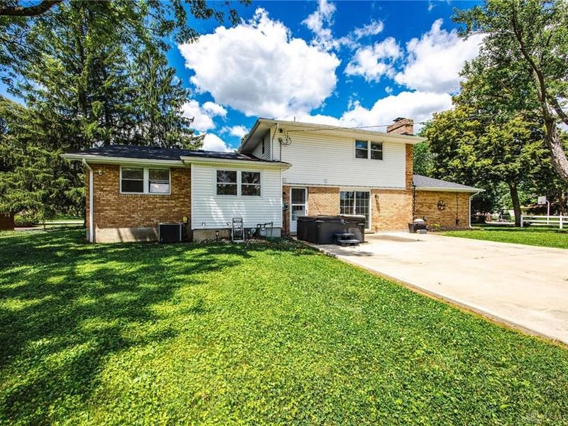 5406 Qualstan Court, Centerville, OH 45429 Photo 3