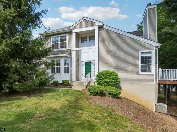60 Woodmont Dr, Randolph, NJ 07869