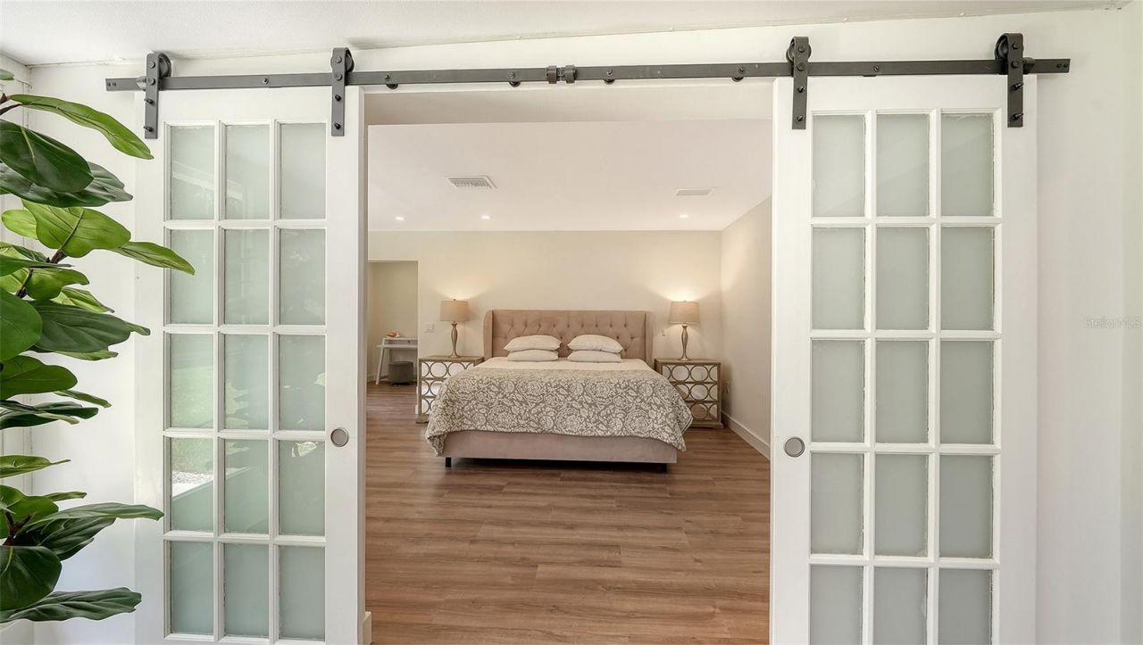 2465 Foster Lane, Sarasota, FL 34239 Photo