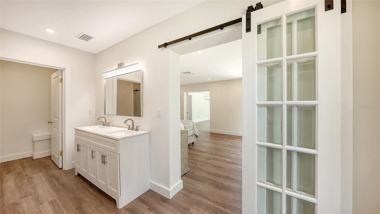 2465 Foster Lane, Sarasota, FL 34239 Photo