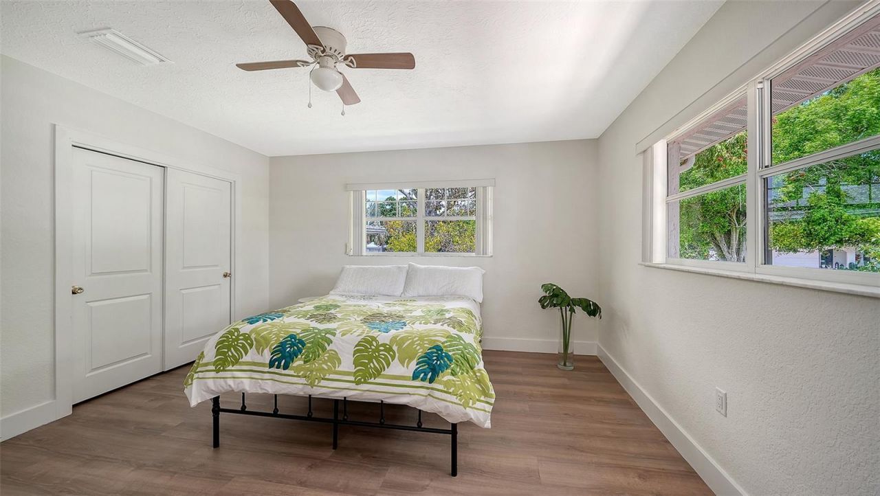2465 Foster Lane, Sarasota, FL 34239 Photo