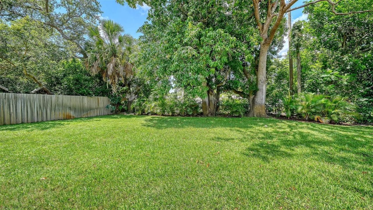 2465 Foster Lane, Sarasota, FL 34239 Photo