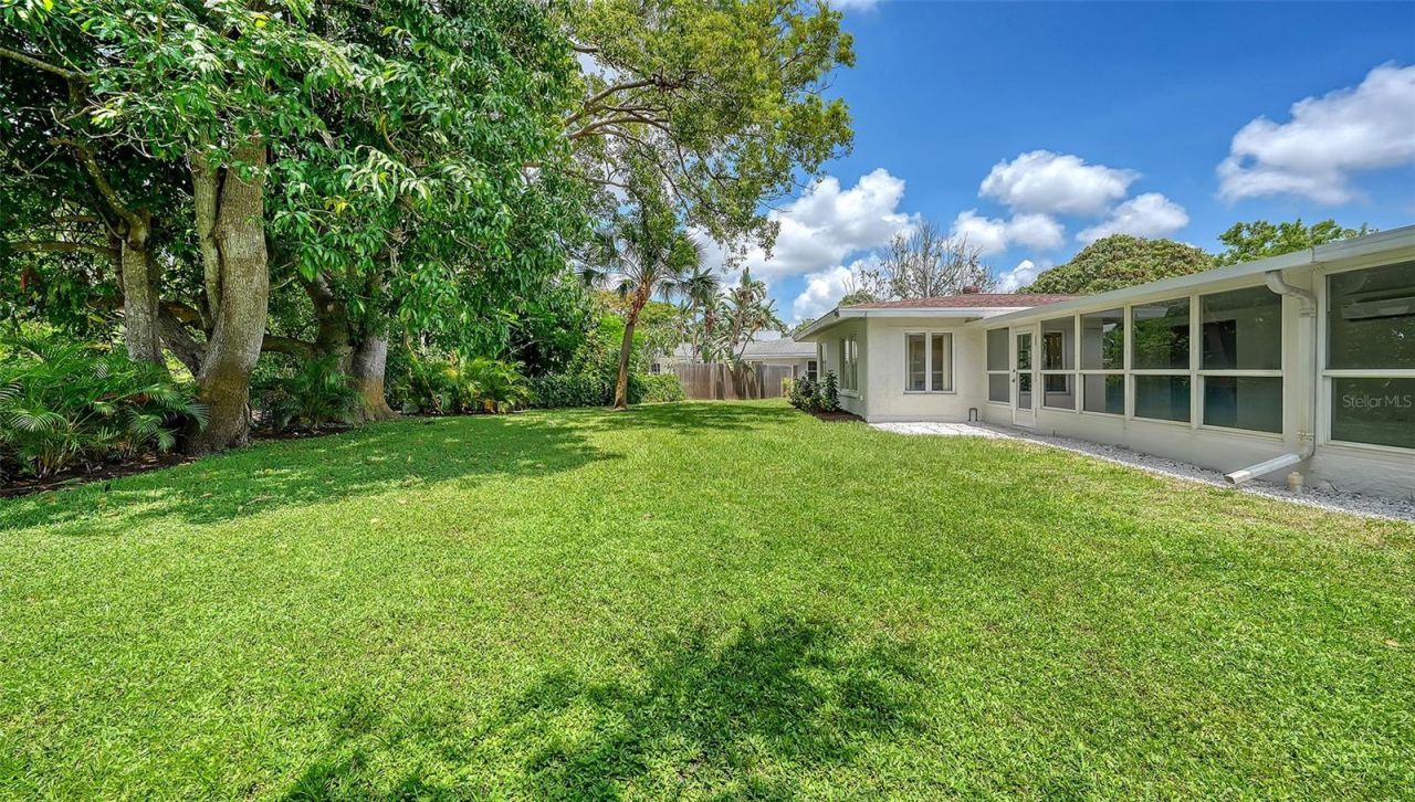 2465 Foster Lane, Sarasota, FL 34239 Photo