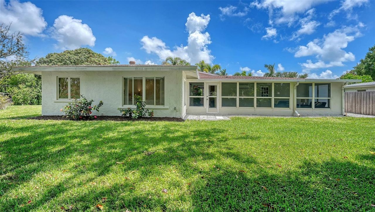 2465 Foster Lane, Sarasota, FL 34239 Photo
