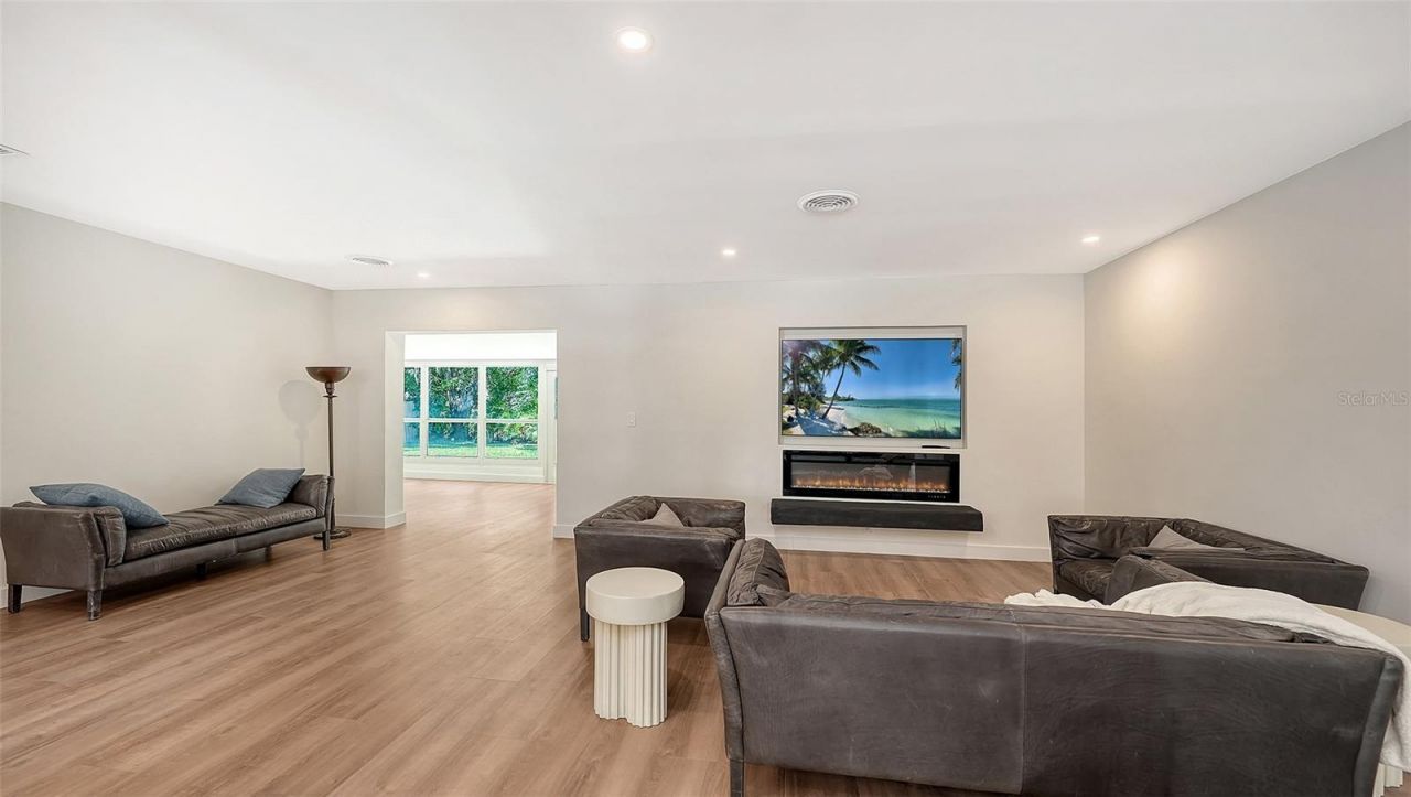 2465 Foster Lane, Sarasota, FL 34239 Photo