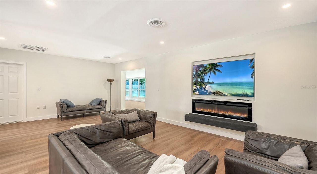 2465 Foster Lane, Sarasota, FL 34239 Photo