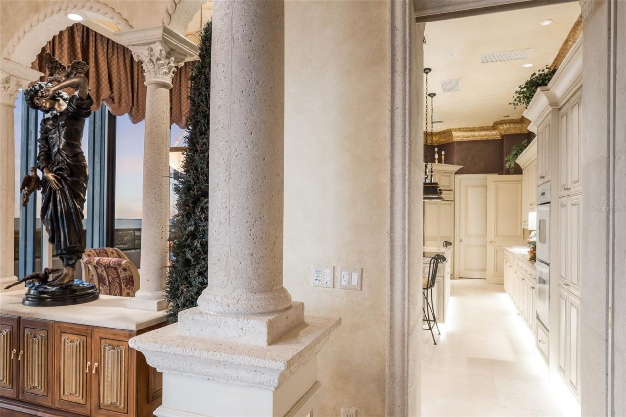 415 L Ambiance Drive, Unit PH-F, Longboat Key, FL 34228 Photo