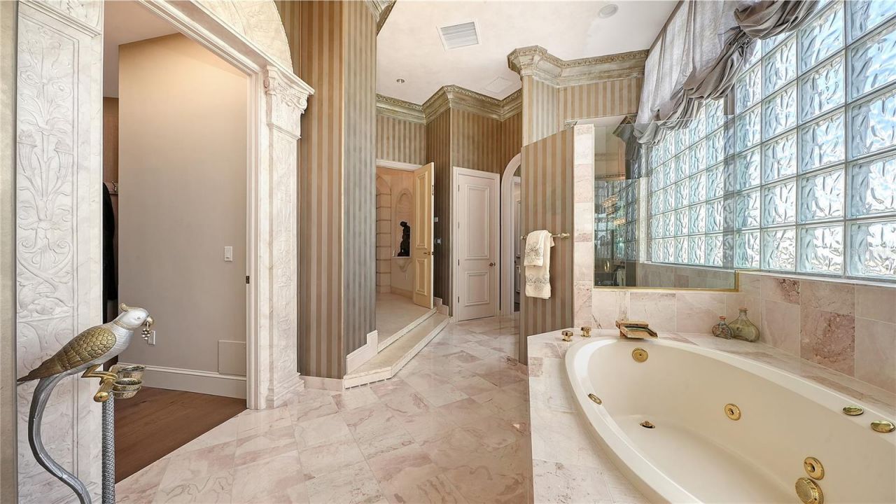 415 L Ambiance Drive, Unit PH-F, Longboat Key, FL 34228 Photo
