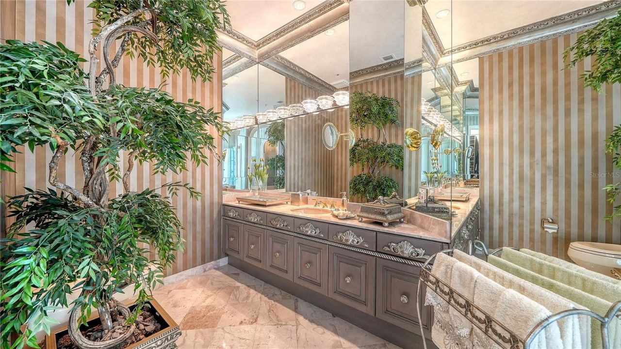 415 L Ambiance Drive, Unit PH-F, Longboat Key, FL 34228 Photo