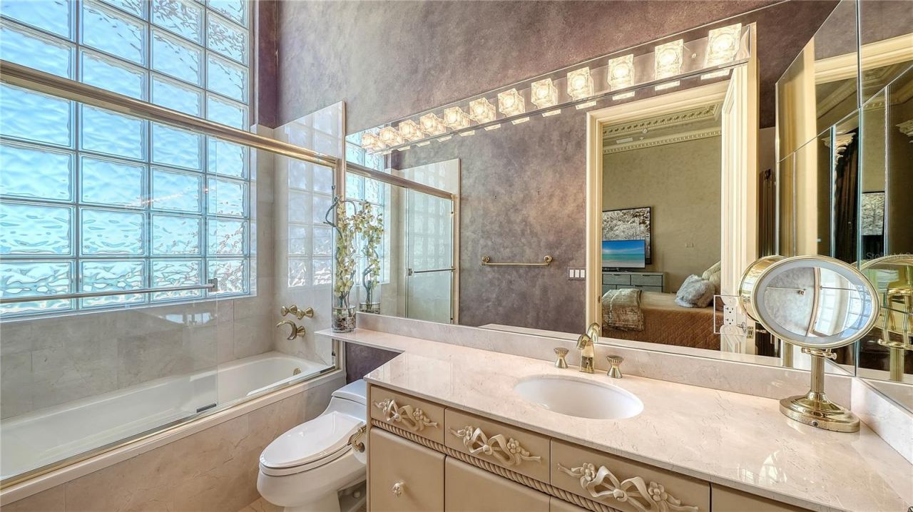 415 L Ambiance Drive, Unit PH-F, Longboat Key, FL 34228 Photo