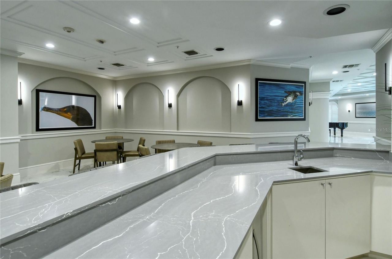 415 L Ambiance Drive, Unit PH-F, Longboat Key, FL 34228 Photo