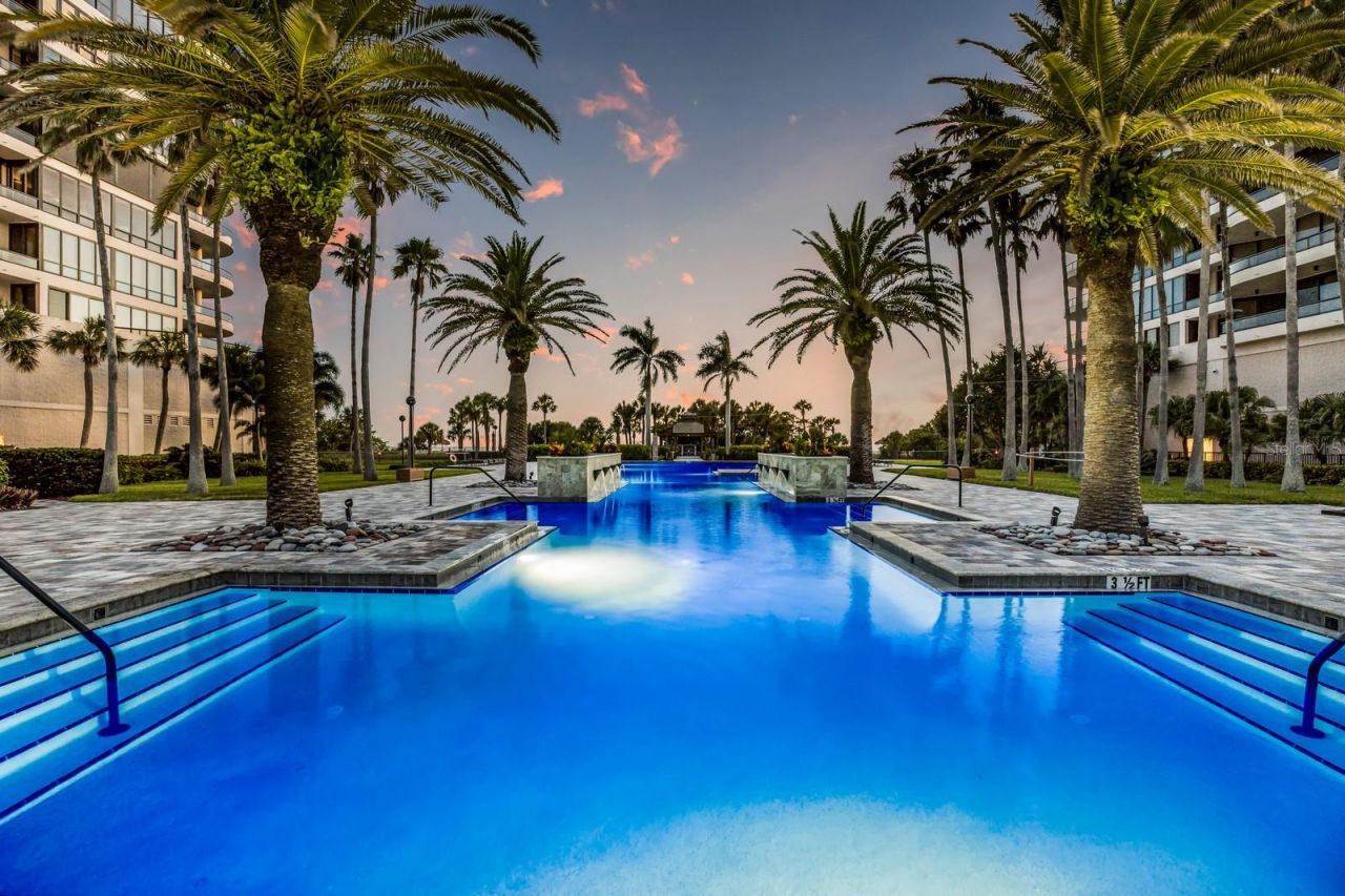 415 L Ambiance Drive, Unit PH-F, Longboat Key, FL 34228 Photo