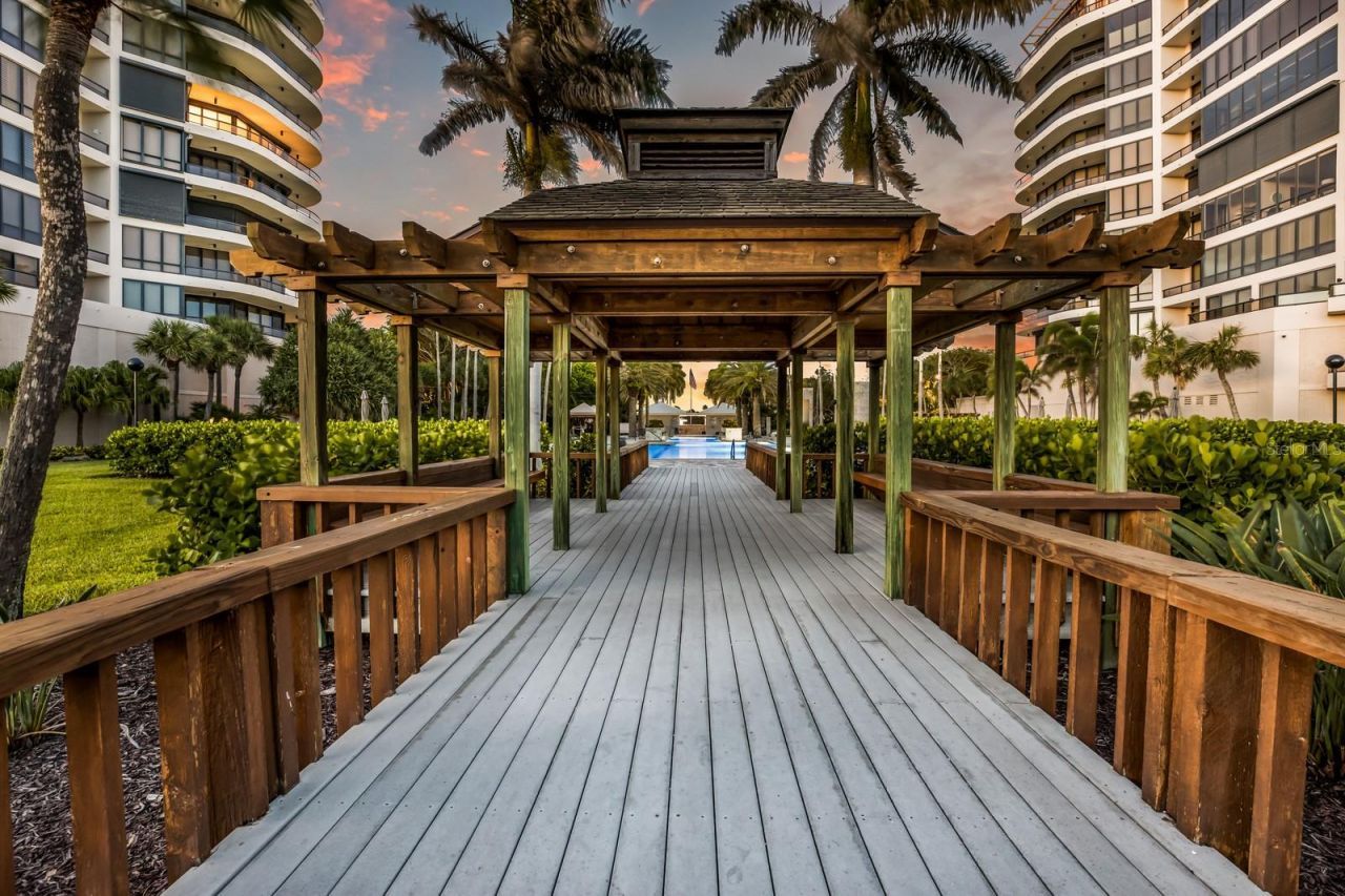 415 L Ambiance Drive, Unit PH-F, Longboat Key, FL 34228 Photo