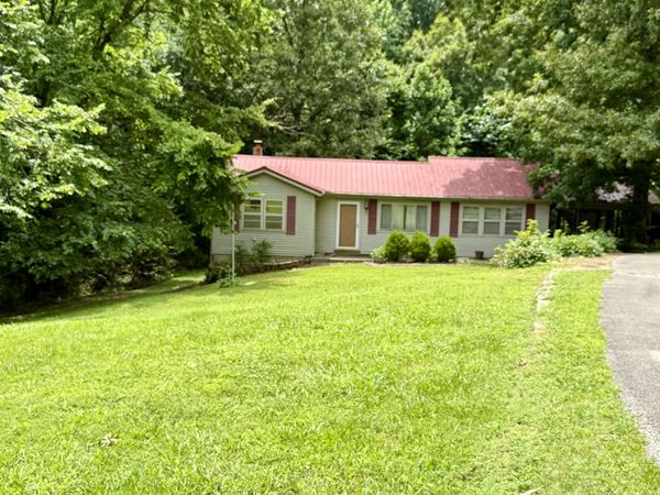 2115 Spring Hill Rd , Paris, TN 38242