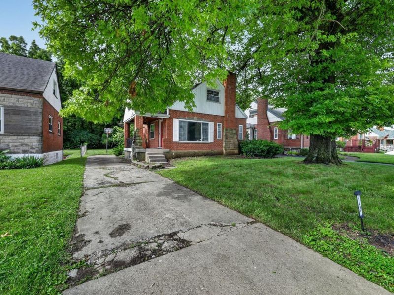 1499 Clovernoll Drive, North College Hill, OH 45231 Photo 2