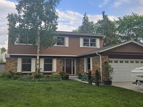 17515 W Winnebago Drive, Grayslake, IL 60030