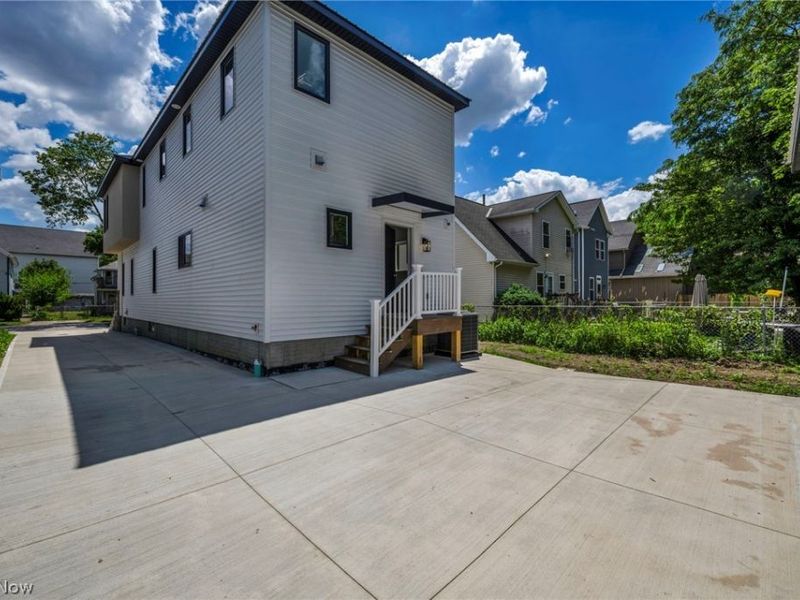 1872 W 57th Street, Cleveland, OH 44102 Photo 4