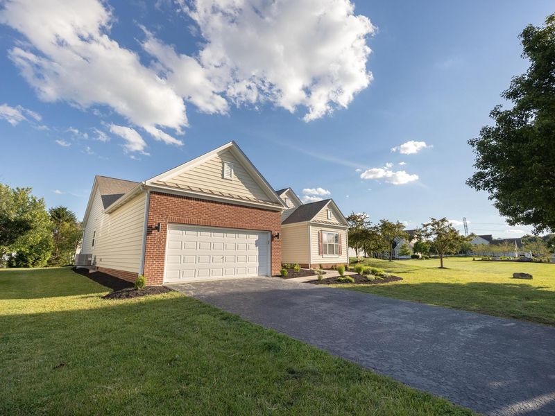 6177 Woodsview Way, Hilliard, OH 43026 Photo 2