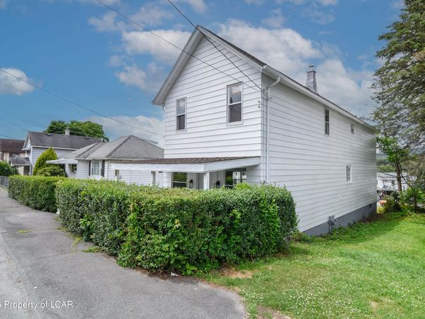 143 Bellman Street, Throop, PA 18512