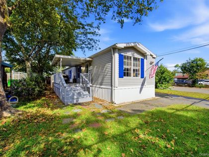 1137 Unit 124 Lincoln Avenue Holbrook, NY 11741